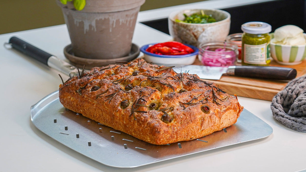 Kaltgegangenes Focaccia-Brot ohne Kneten mit Rosmarin & Oliven