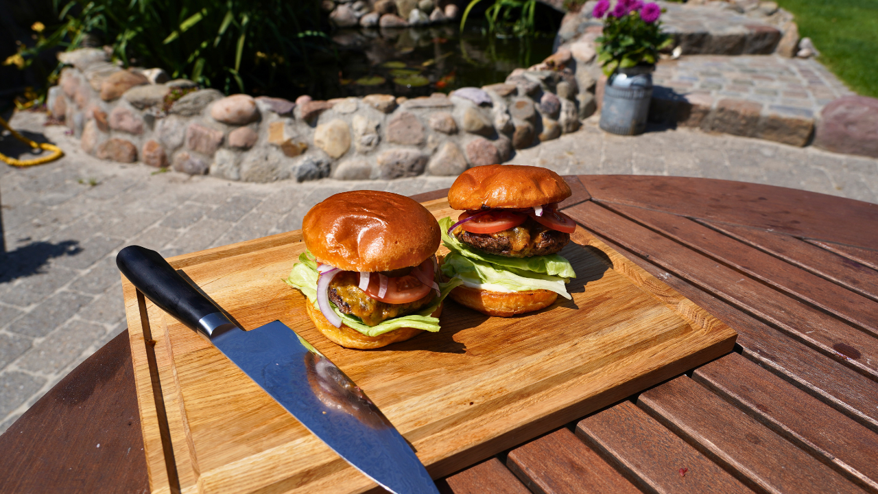 Klassischer Burger vom Grill