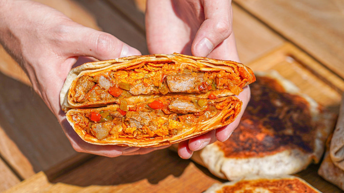Cheesesteak-Crunchwrap mit Ribeye, Jalapeño-Havarti und Chipotle-Mayonnaise