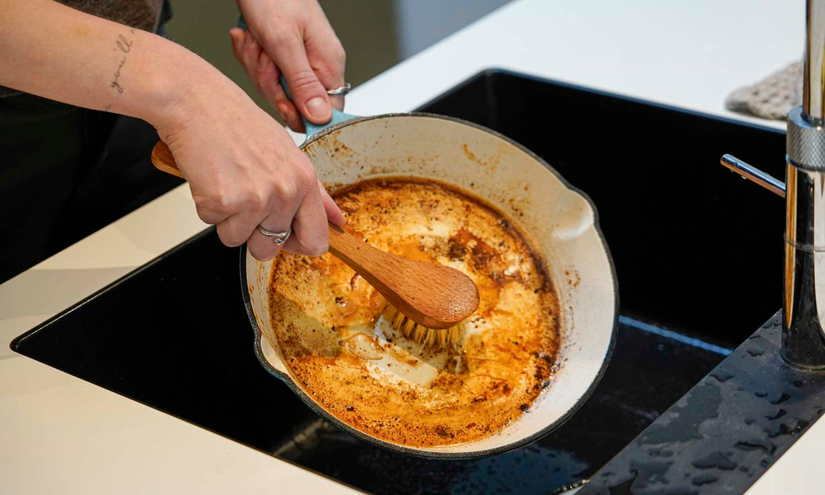 Bratpfanne reinigen — der komplette Guide für alle Materialien