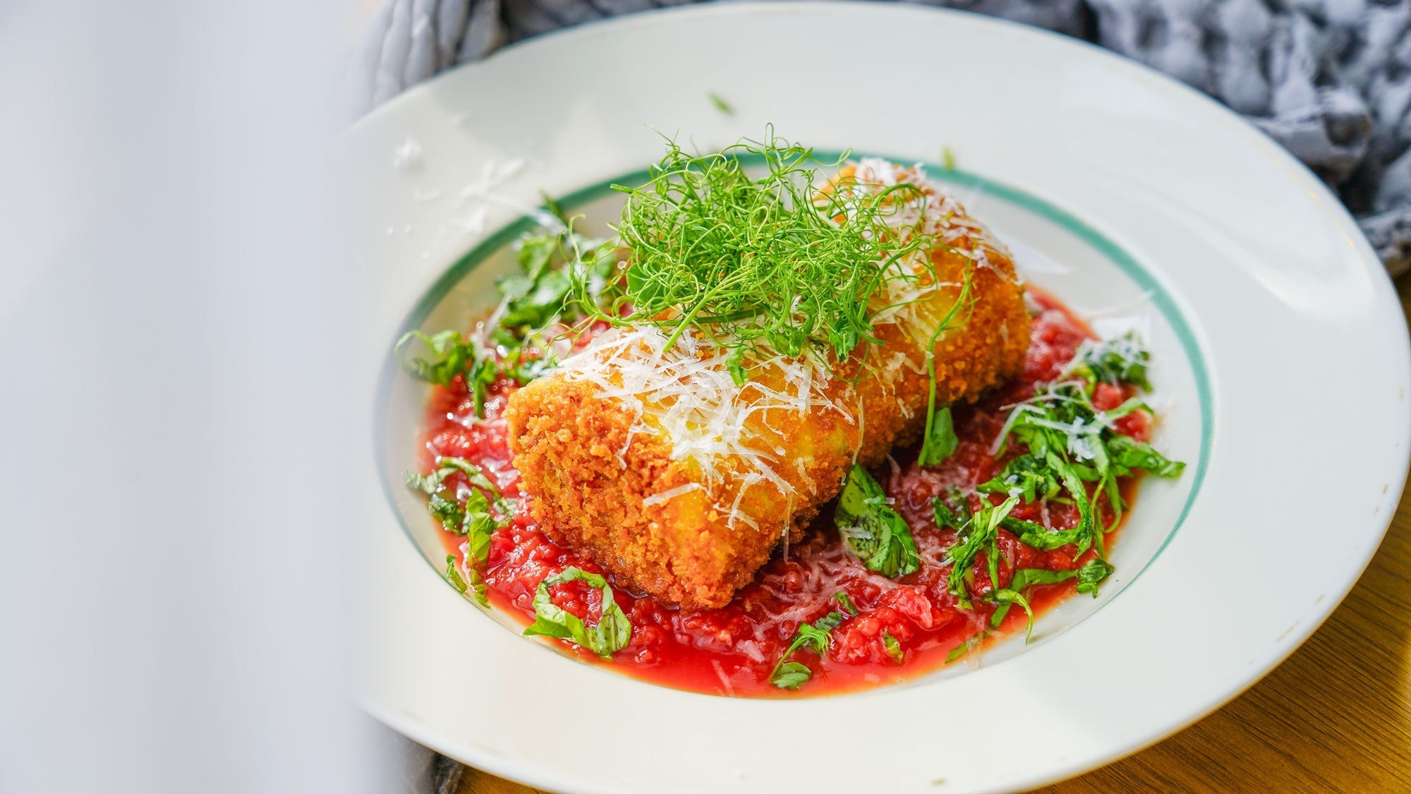 Frittierte Lasagneröllchen