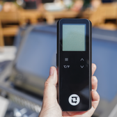 Kabelloses Bratenthermometer von Qookware im Einsatz