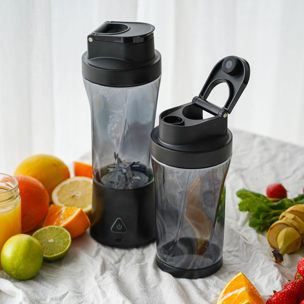 Mini-Mixer mit zusätzlichem Becher von Qookware