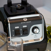 Nahaufnahme der Tasten am Qookware-Standmixer