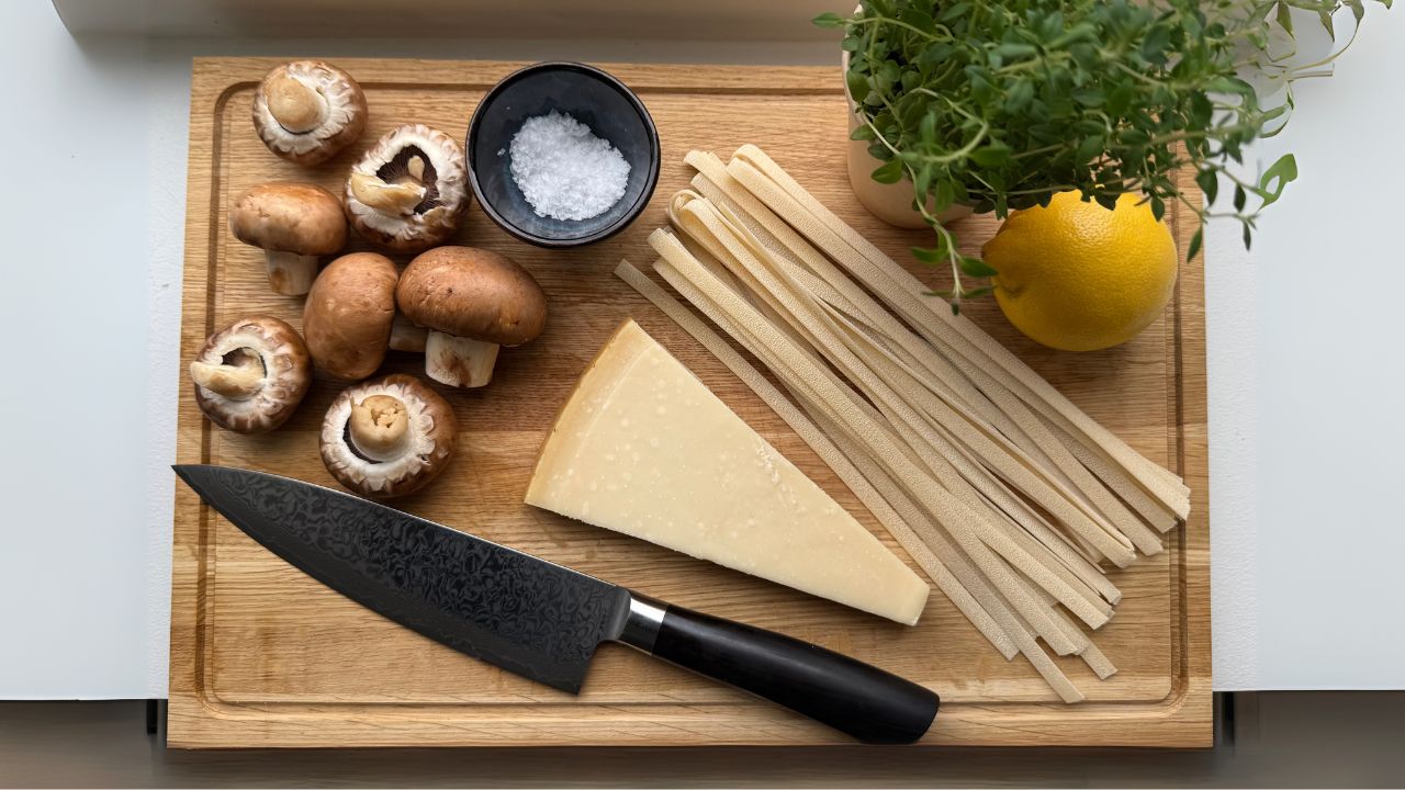Cremige Pilzpasta mit Weißwein und Hähnchen – herzhaftes Comfort Food voller Geschmack