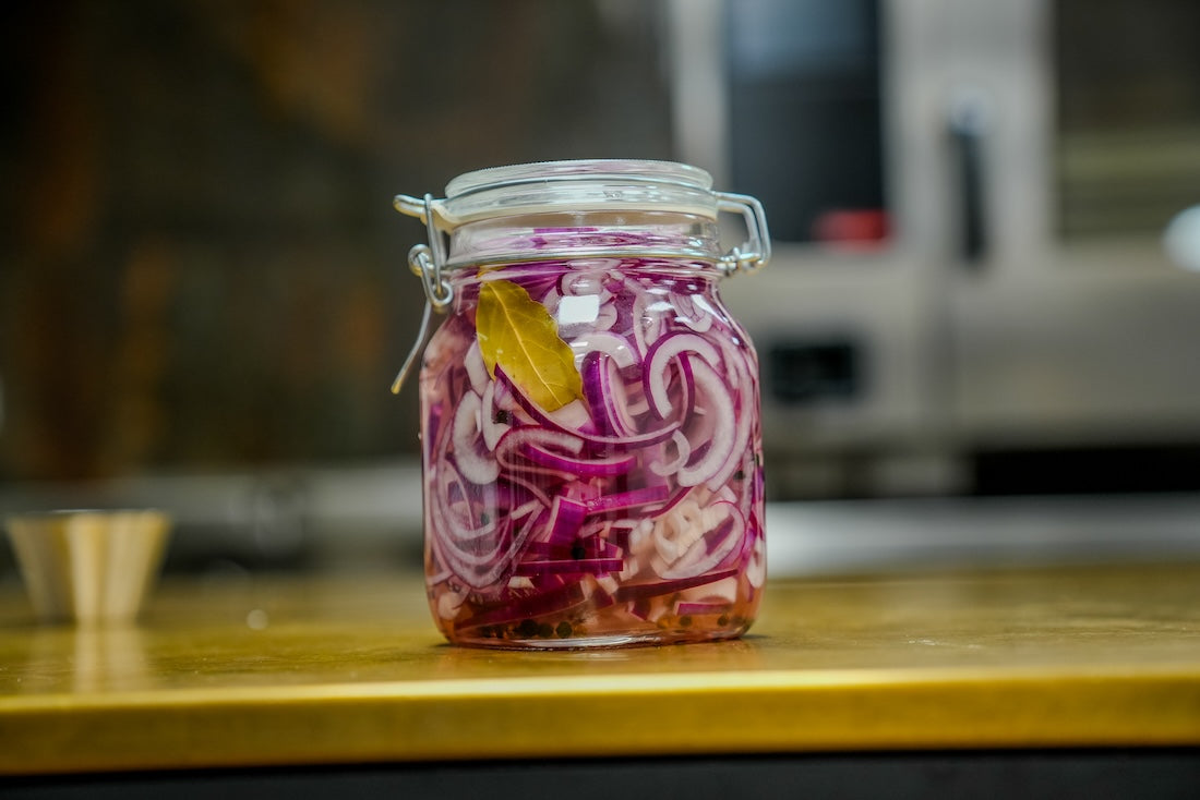 Eingelegte rote Zwiebeln