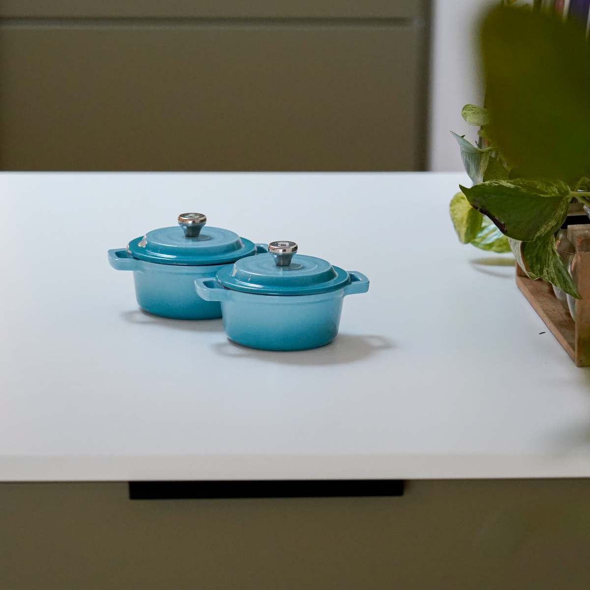 Mini-Töpfe aus emailliertem Gusseisen mit Deckeln von Qookware