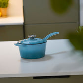 Stieltopf aus emailliertem Gusseisen mit Deckel, 2 Liter, von Qookware