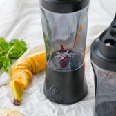 Kleiner Standmixer mit leistungsstarkem Motor von Qookware