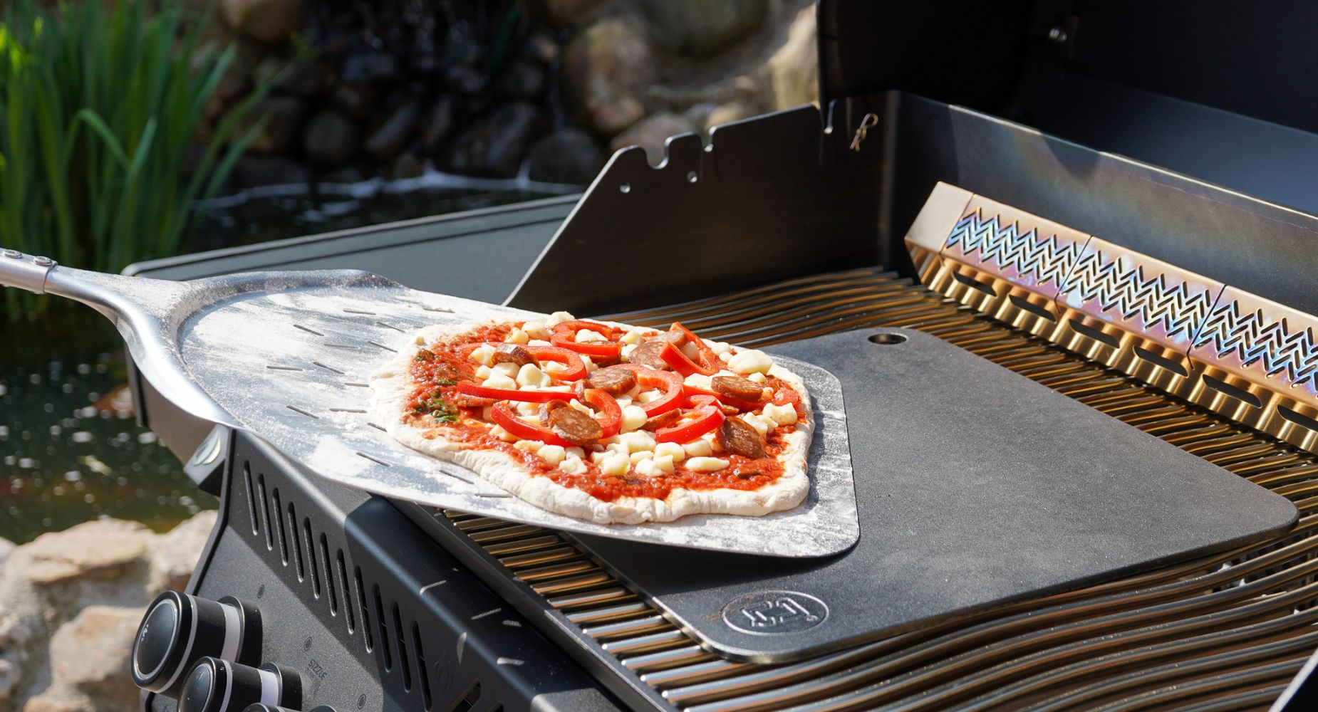 Pizzaschieber mit festem Griff