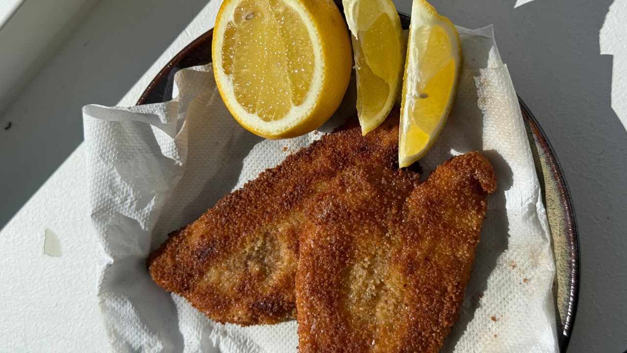 So brätst du das perfekte panierte Fischfilet
