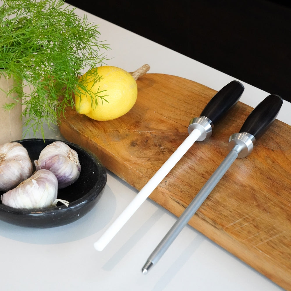 Set mit Keramik- und Diamant-Wetzstahl von Qookware