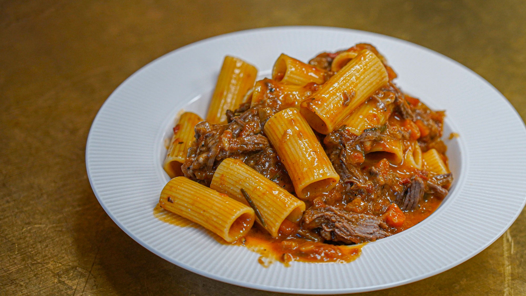 Rigatoni mit langsam geschmortem Rinderbug