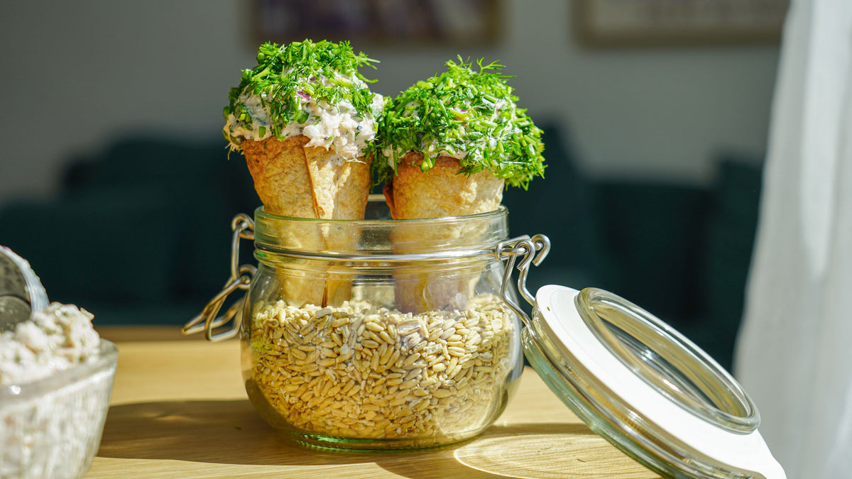 Tortilla-Tüten mit hausgemachtem Lachssalat