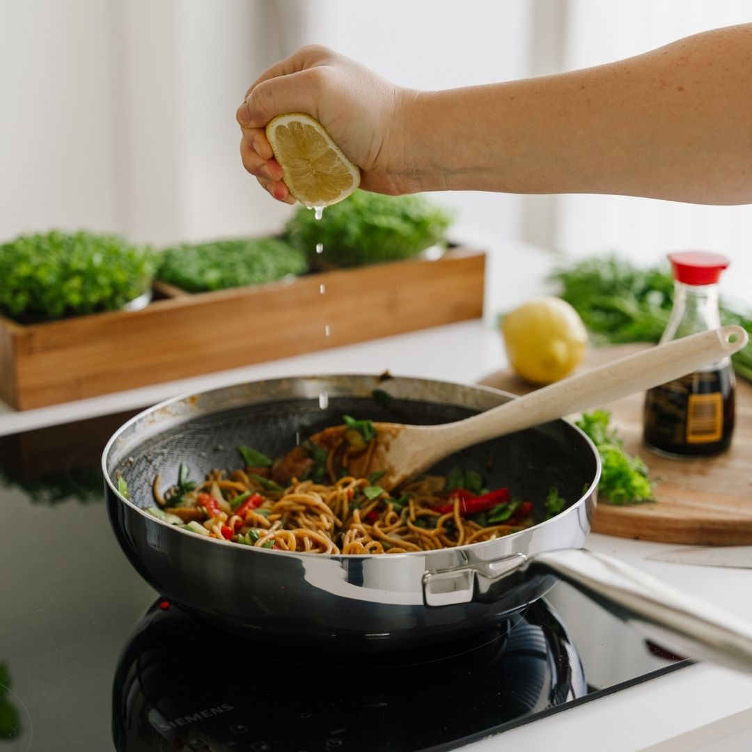 Was ist ein 6-ply-Wok – und warum gelingen Gerichte damit besser?